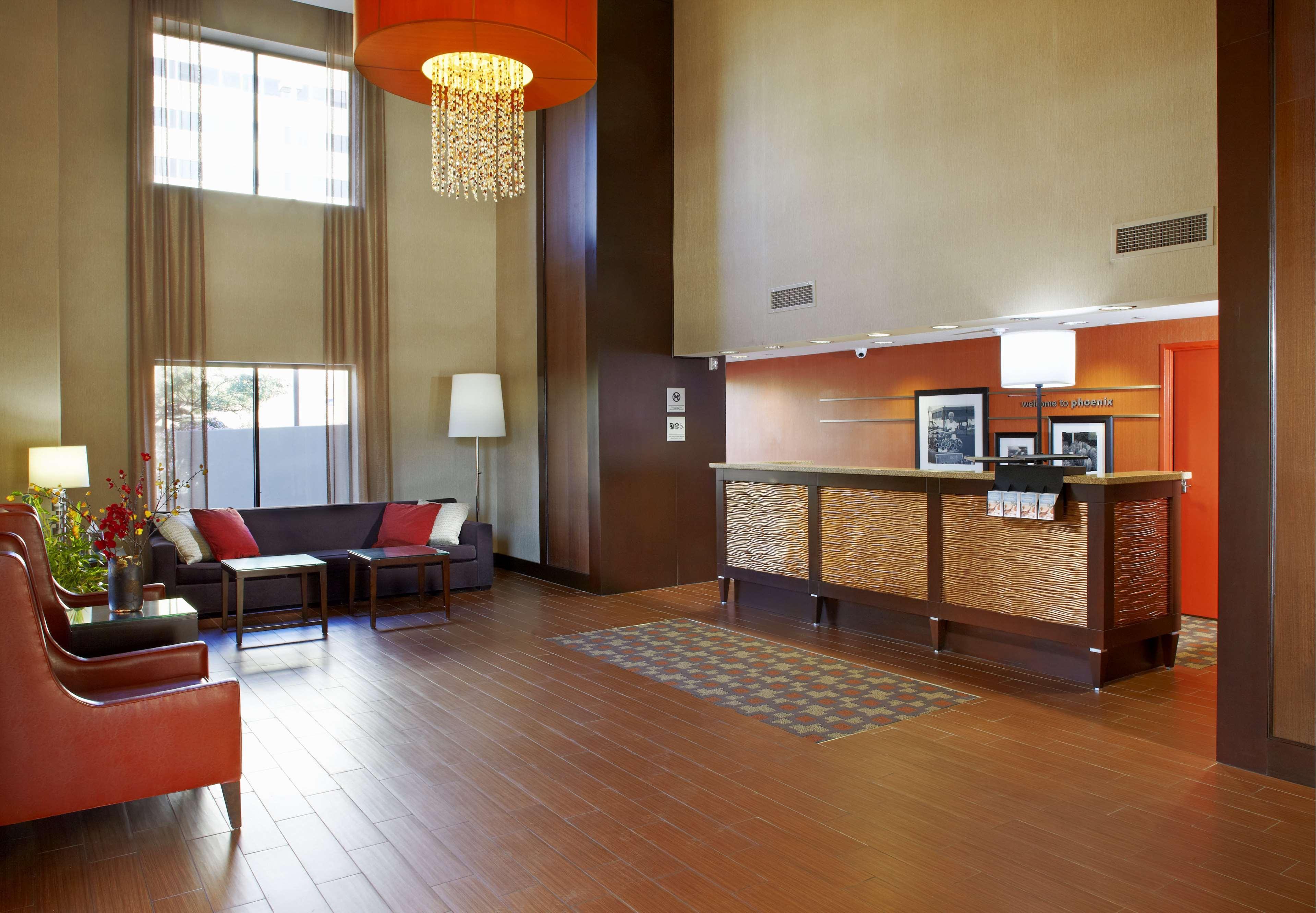 Hampton Inn Phoenix - Biltmore Экстерьер фото