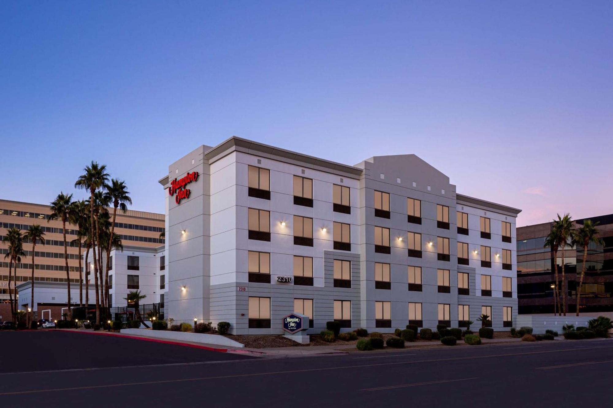 Hampton Inn Phoenix - Biltmore Экстерьер фото